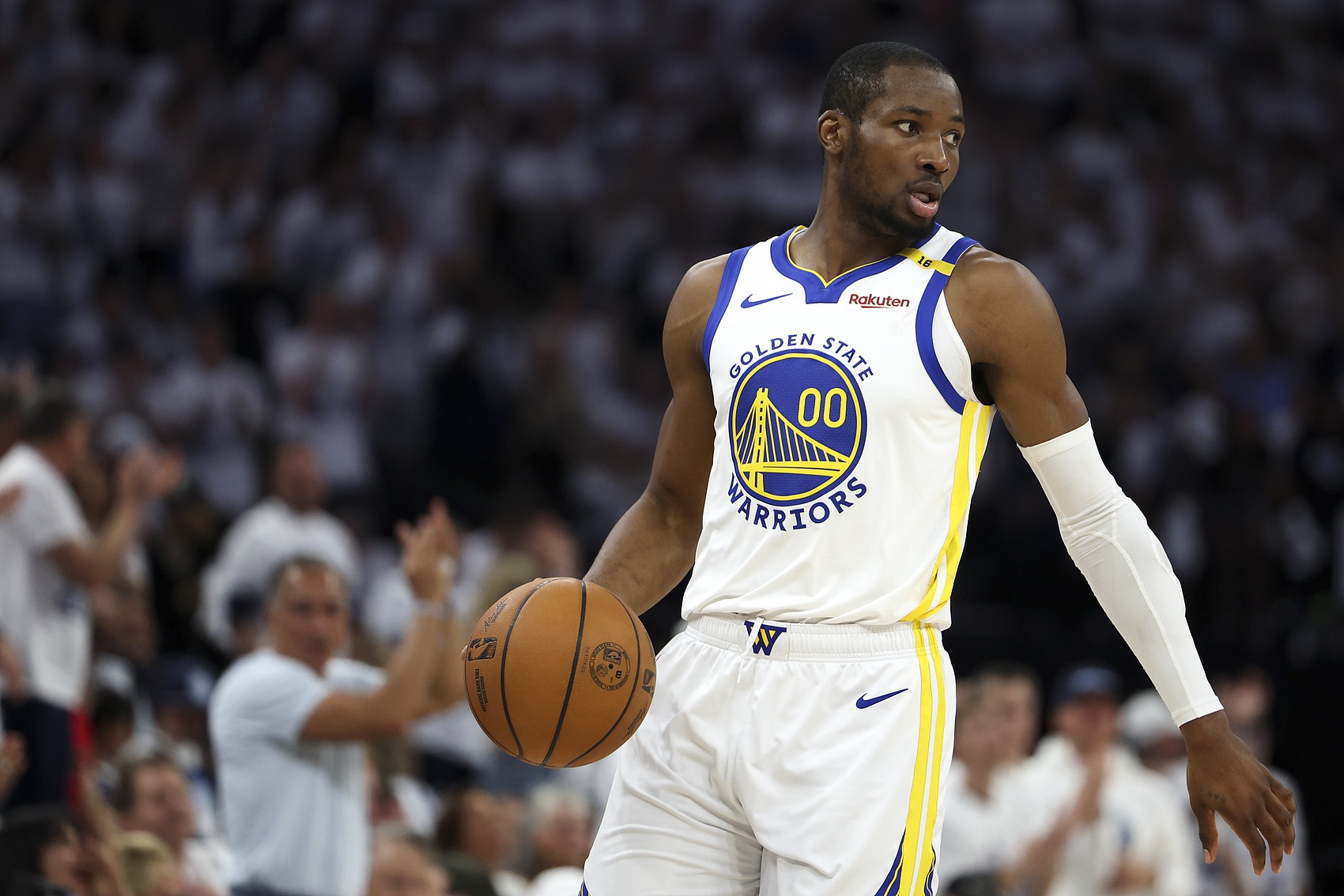 勇士赛季大事记?库里三分神迹无人及?剧情跌宕终无缘西决